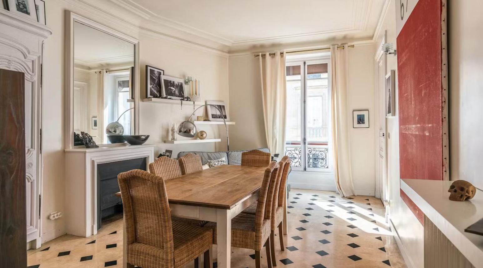 Saint-germain 3-bedroom Pres Les Jardins Apartment