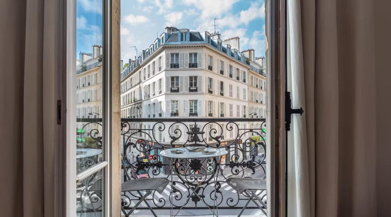 Saint-germain 3-bedroom Pres Les Jardins *